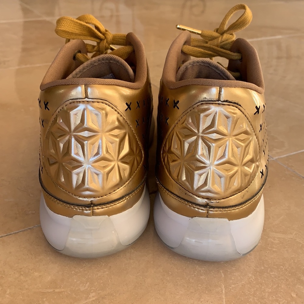 Authentic Men’s Nike KOBE X Mid EXT Gold Shoe - Picture 4 of 7